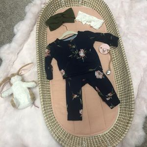 Lou Lou & Company Navy floral tops & bottoms 3-6